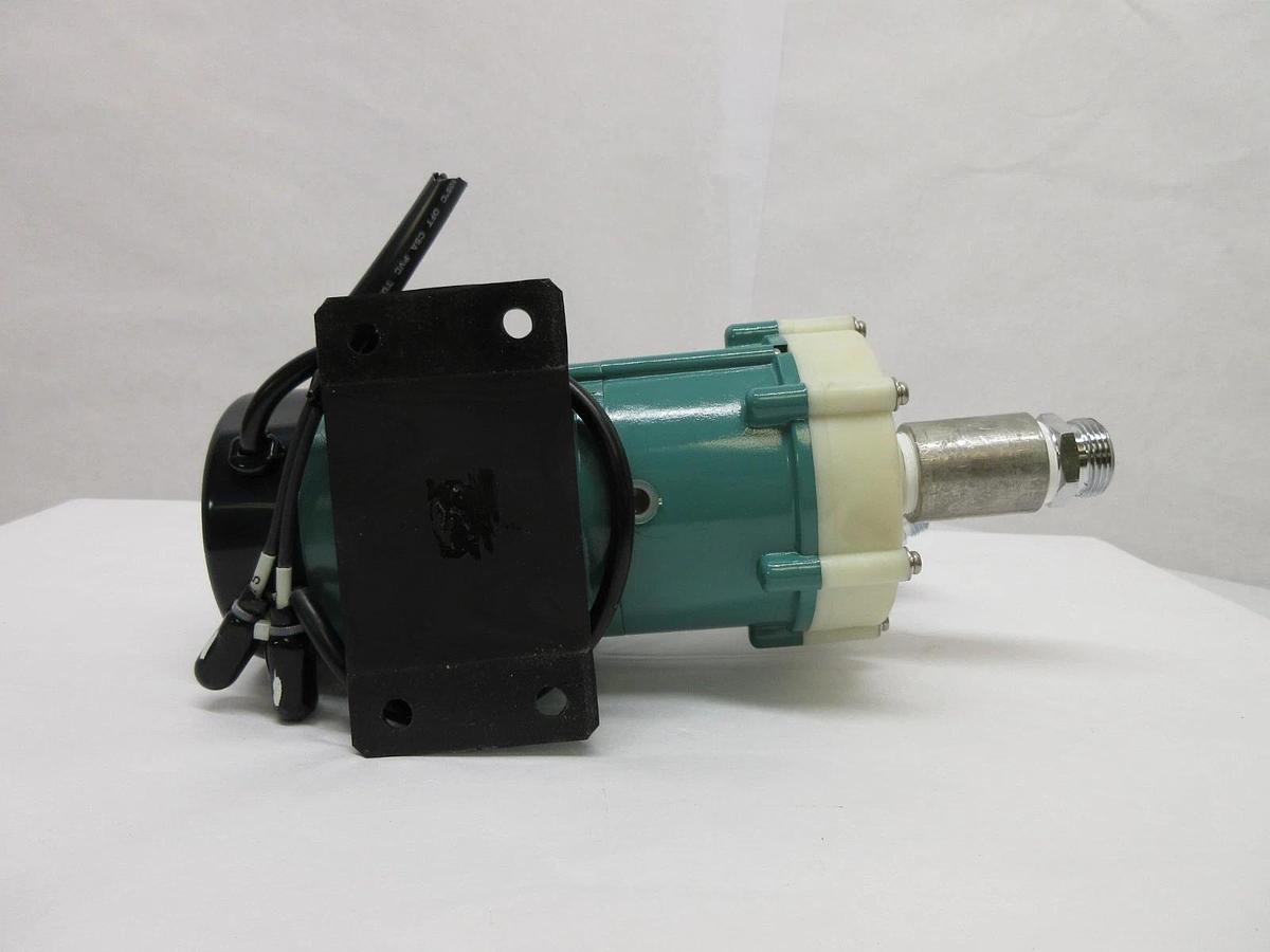 Used Iwaki MD-30RZM-200N Magnet Pump Used Working