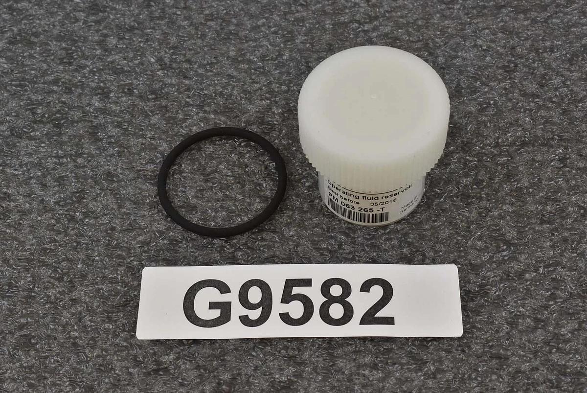Used Pfeiffer Vacuum PM063265 Oil Fluid Reservoir