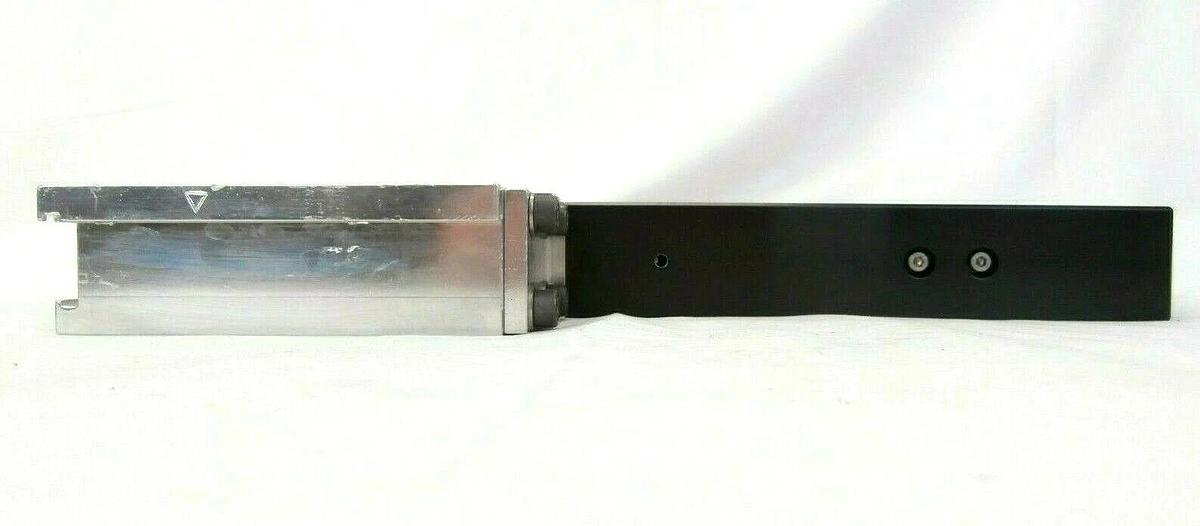 Used VAT 02010-BA44-1004 Pneumatic Rectangular Wafer Transfer Valve No Solenoid
