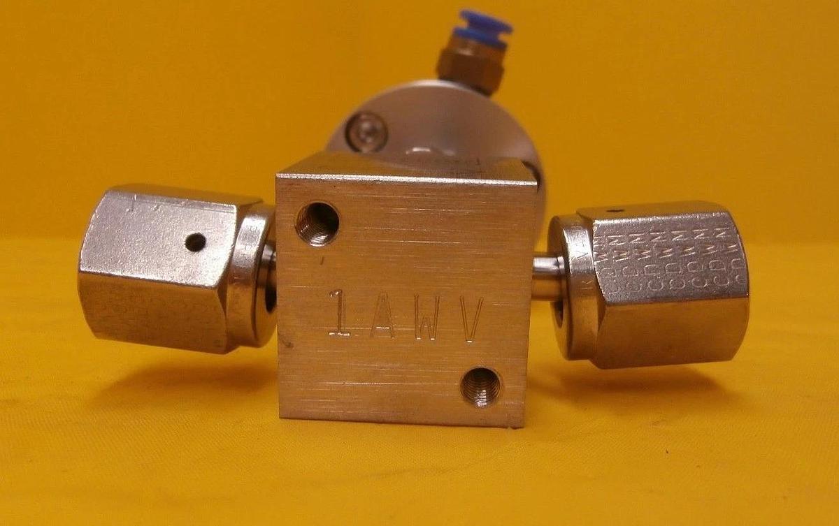 Used Parker Veriflo 4V1-P4K-11AC-SSV-PP High Purity Bellows Valve Used Working