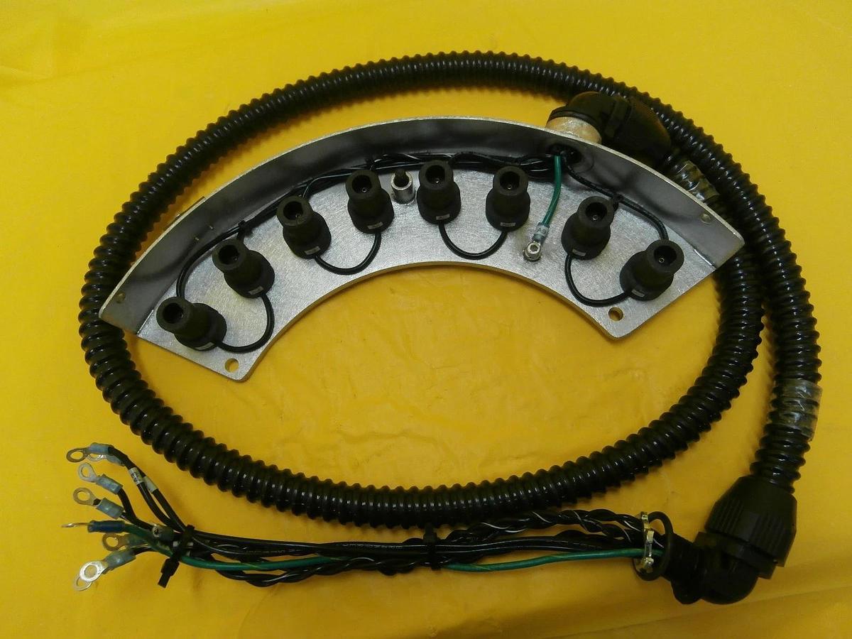 Used AMAT Applied Materials 0140-38097 IPS CHDIPS032010 Lower Lamp Connector Used