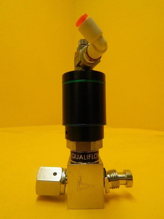 Used Qualiflow 2x10-9atm.cm3/Sec 2-Way Pneumatic Valve Reseller Used Working