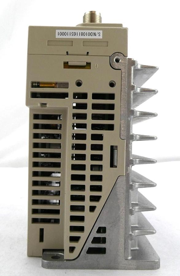 Used Yaskawa Electric SGDS-04A31AY563 Servo Drive SERVOPACK Working Surplus