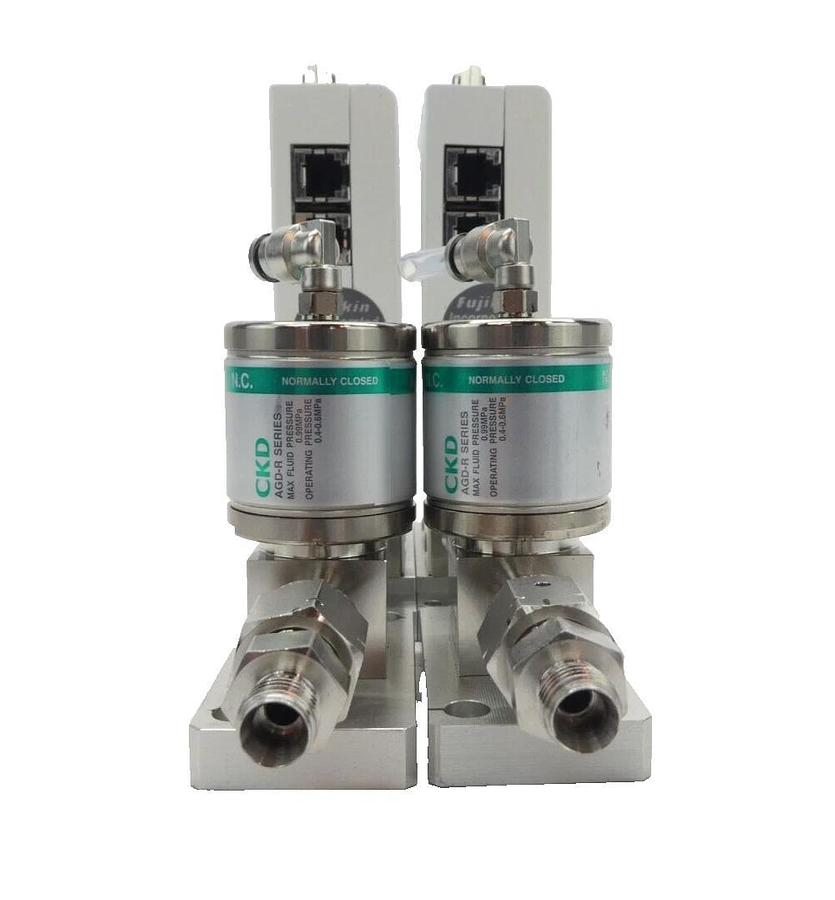 Used Fujikin FCST1050FC-4J2-F50L-N2-058 Mass Flow Controller MFC AGD11R-4R Lot of 2