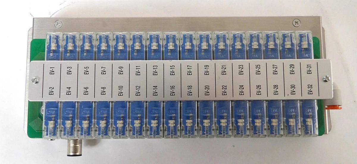 Used SMC VV100-49-X337 16-Port Pneumatic Manifold Working