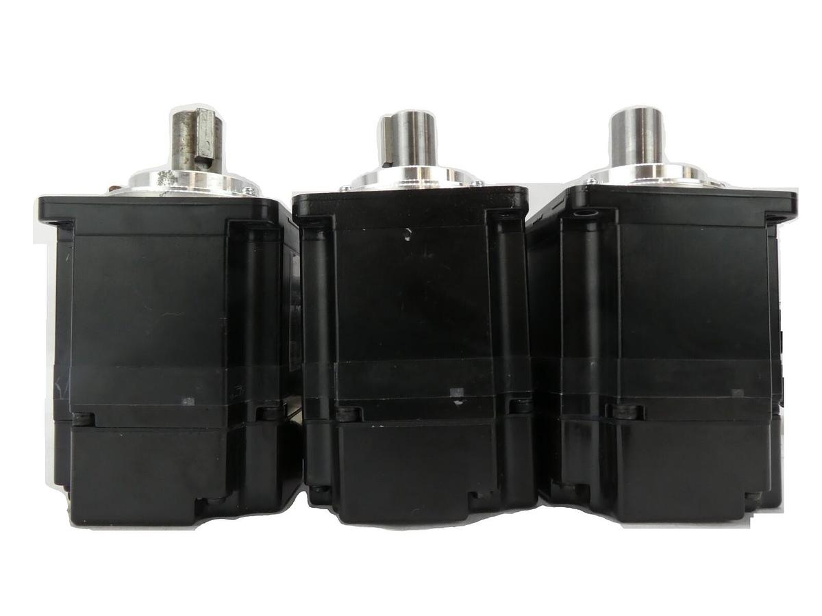Used Yaskawa Electric SGMAS-02ACA-YA11-2 AC Servo Motor Reseller Lot of 3 Working