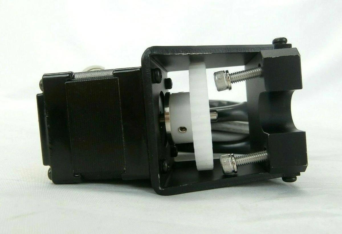 Used Oriental Motor UPX534-A 5-Phase Stepping Motor VEXTA JEOL JWS-2000 SEM Working