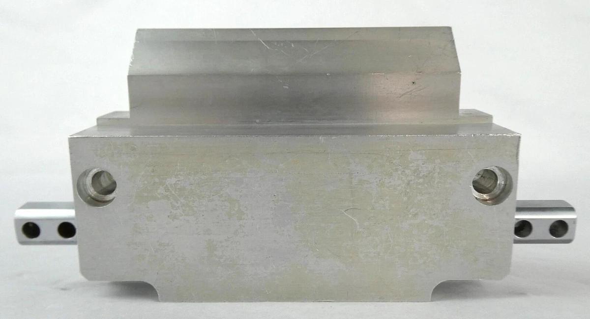 Used AMAT Applied Materials 0010-70029 CVD Chamber Slit Valve P5000 Dented Working