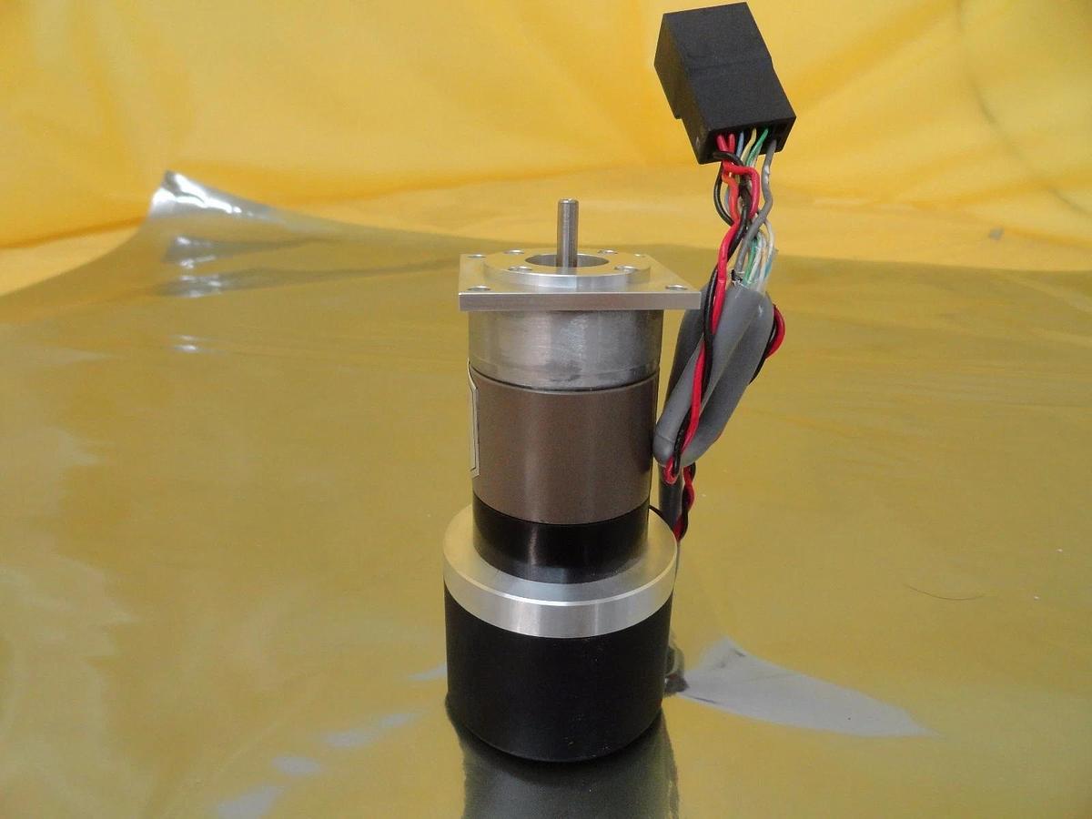 Used Yaskawa UT0PI-020SC Minertia Motor REX Theta-Axis UGQMEM-01SNQ71 NSR Working