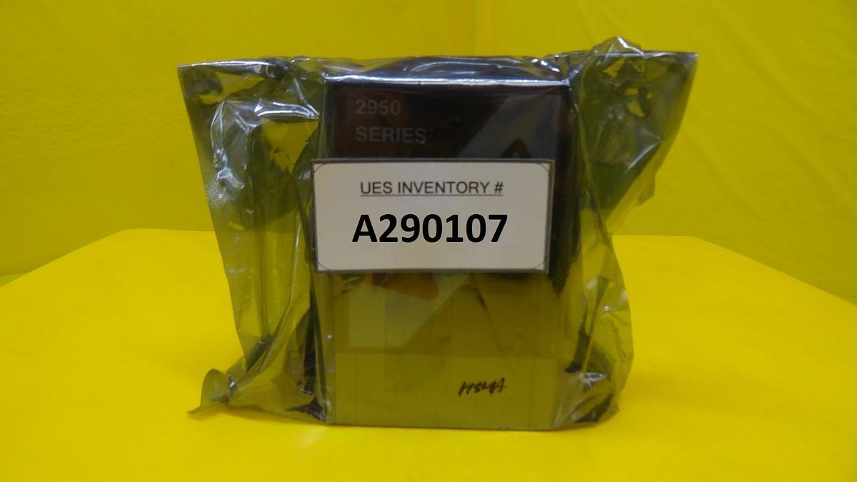 Used Tylan FC-2952MEP5-T Mass Flow Controller 2950 Series 50SCCM CF4 Used Working