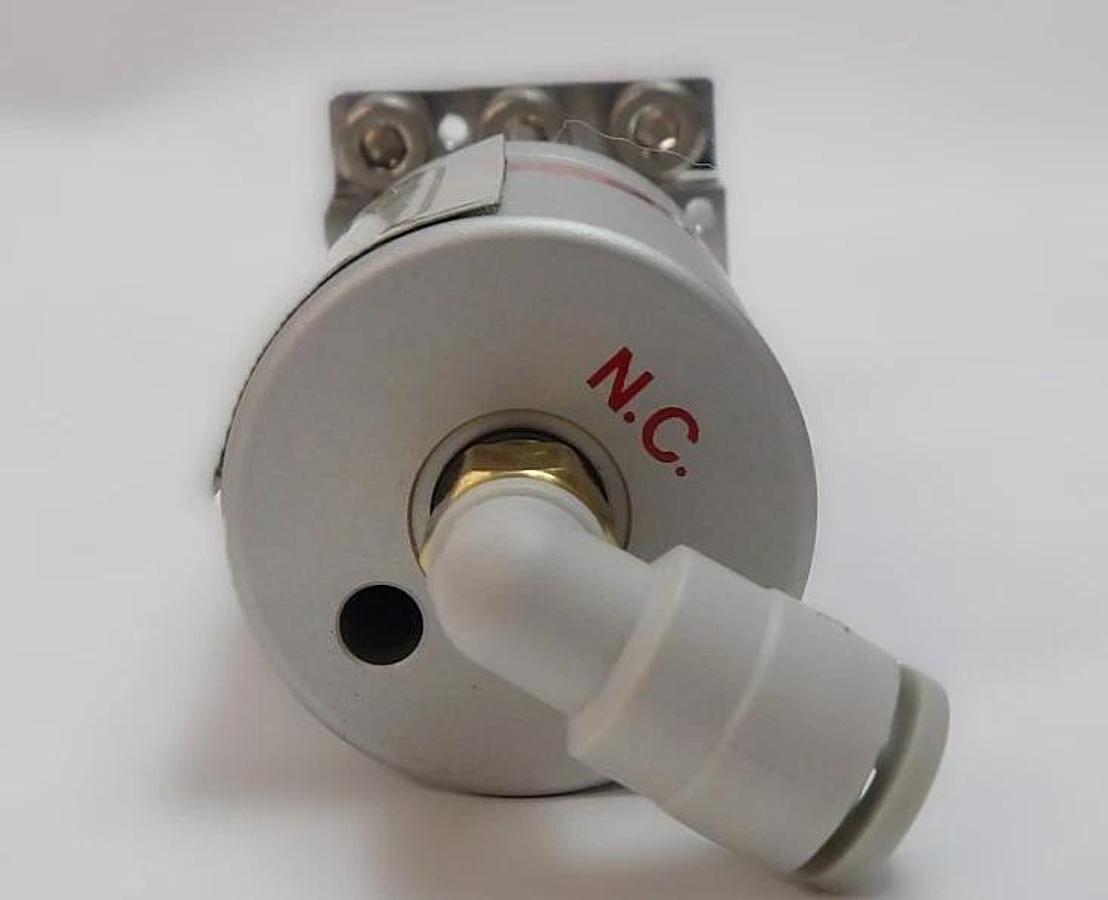 Fujikin FPR-NSDT-21-6.35UGC Metal Diaphragm Valve Reseller Lot of 4 New