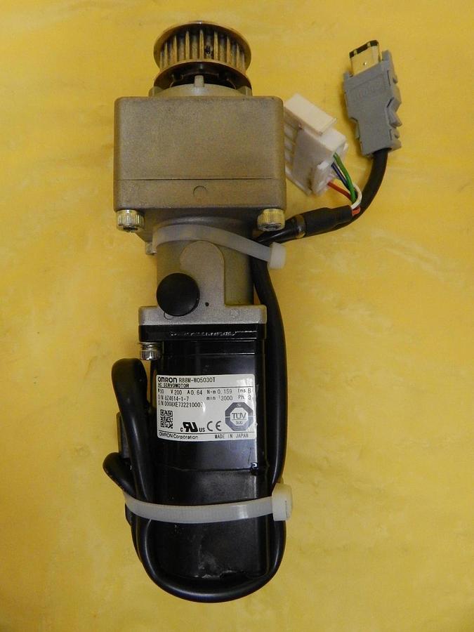 Used Omron R88M-W05030T AC Servo Motor VRSF-PB-5B-50 Used Working