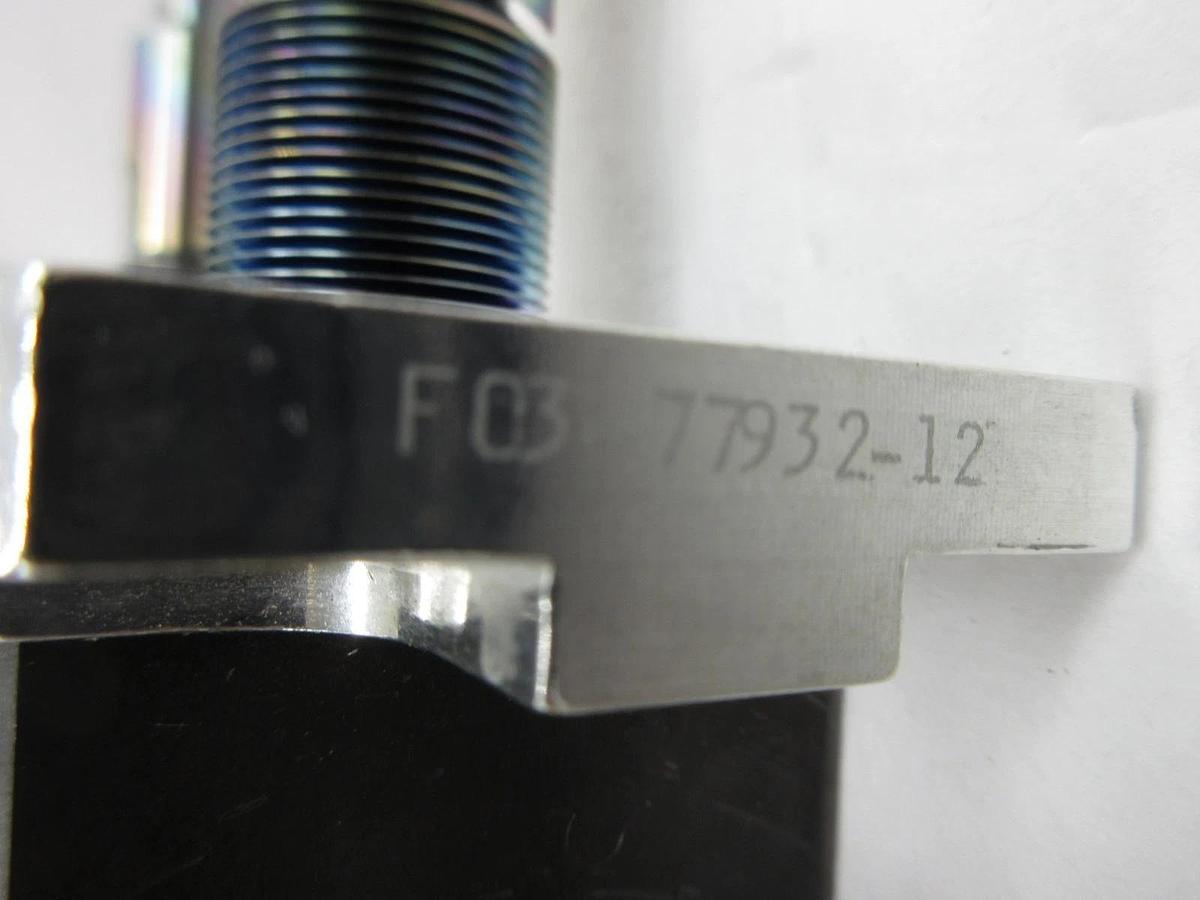 Used VAT F03-77932-12 Slit Valve Novellus Concept Two ALTUS Used Working