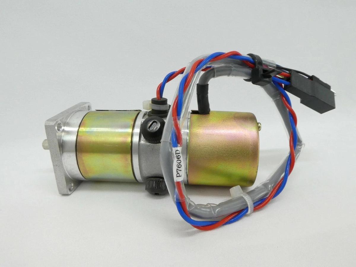 Used Yaskawa Electric UTOPI-100MX Minertia Motor UGRMEM-01SNQ72 Nikon NSR Working