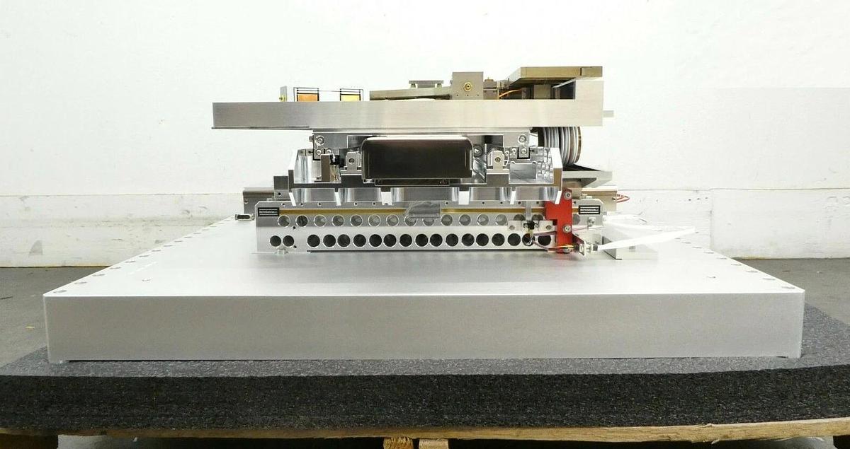 Used KLA-Tencor 720-20466-000 Linear X/Y Stage Schneeberger 565 090 643 eS31 Working