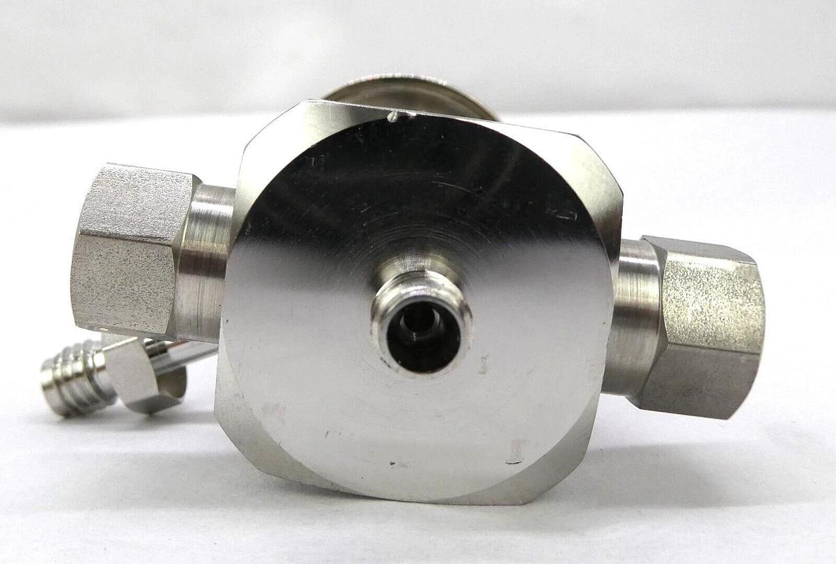 Used Veriflo Corporation 42500858 Bellows Valve AV20QW Reseller lot of 3 Working