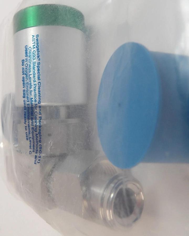 Swagelok 6LV-DFFR8-0 Diaphragm Valve lot of 2 New