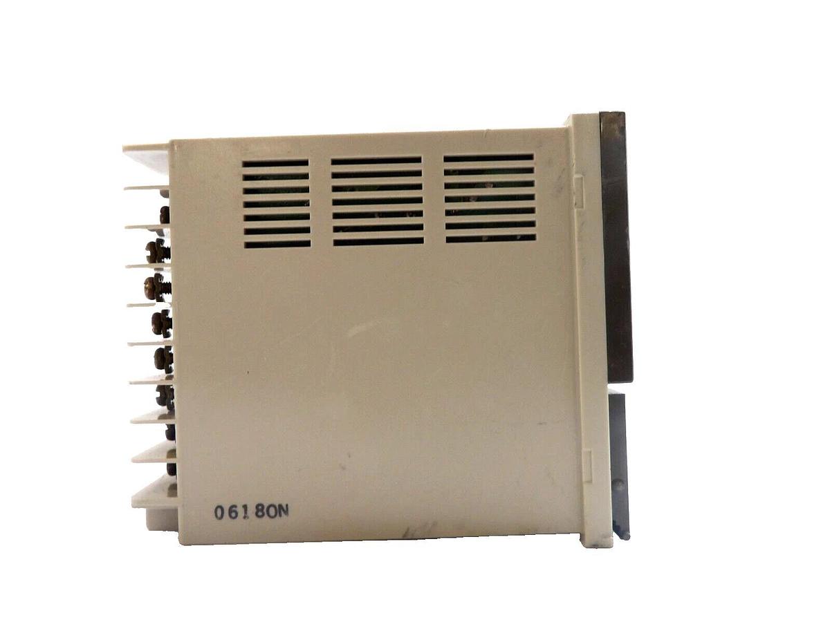 Used Omron E5AX-A20 Temperature Controller E5AX Reseller Lot of 5 Working Surplus