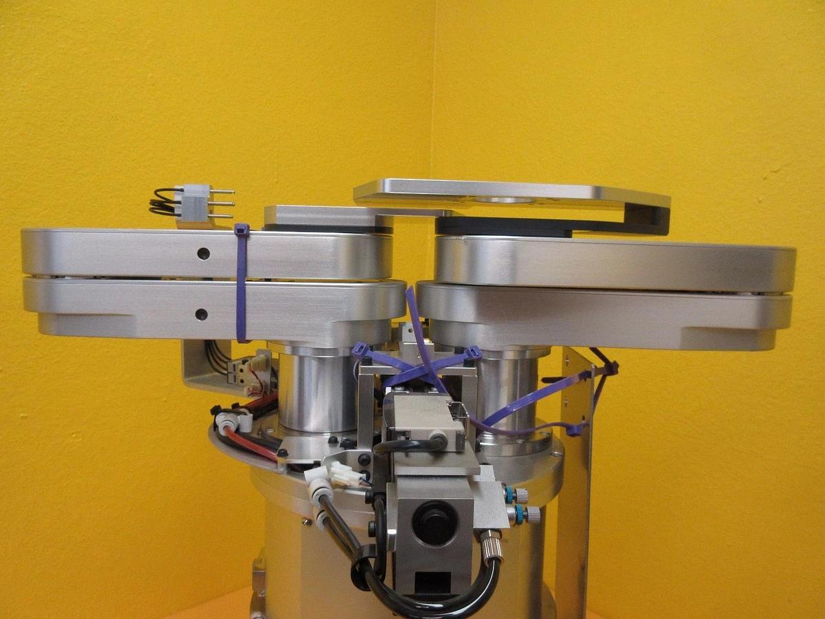 Used Sinfonia Technology SCE92100137 Wafer Robot TEL Tokyo Electron T-3044SS Working