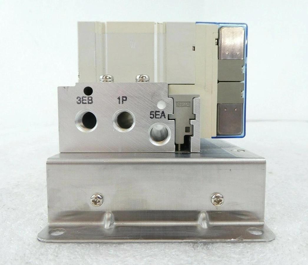 Used AMAT Applied Materials Pneumatic Block SMC 16-Port Manifold INR587-33 Surplus