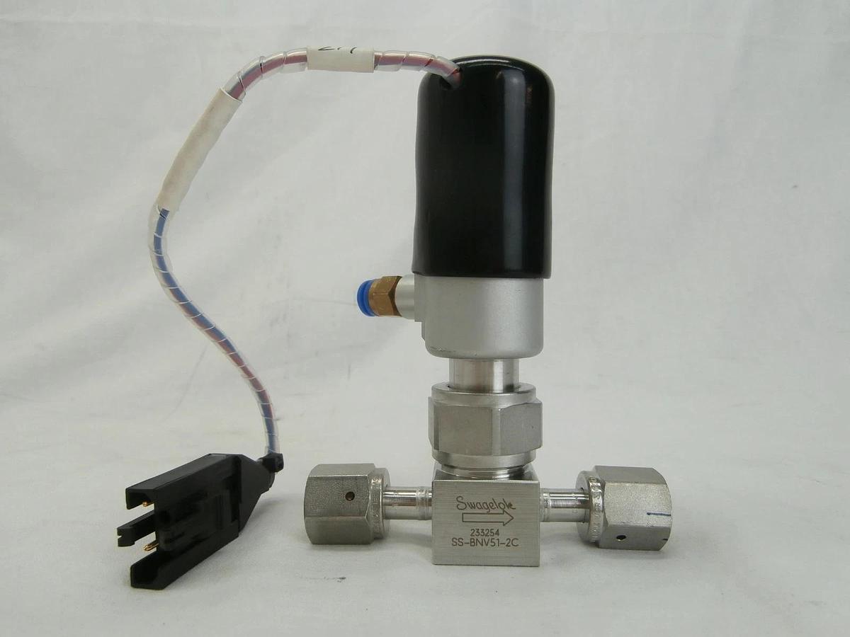 Used Swagelok SS-BNV51-2C High-Purity Bellows Valve AMAT 9150-00178 Used Working