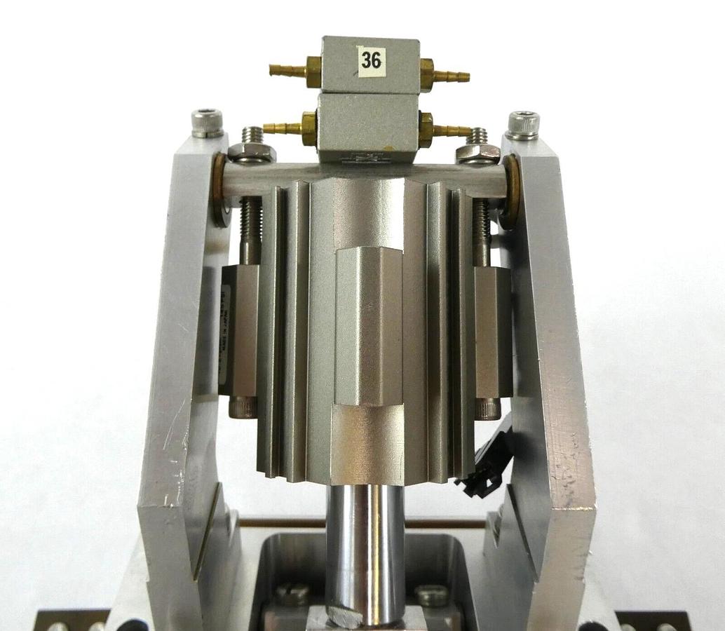 Used AMAT Applied Materials 0010-70029 CVD Chamber Slit Valve P5000 Working Surplus
