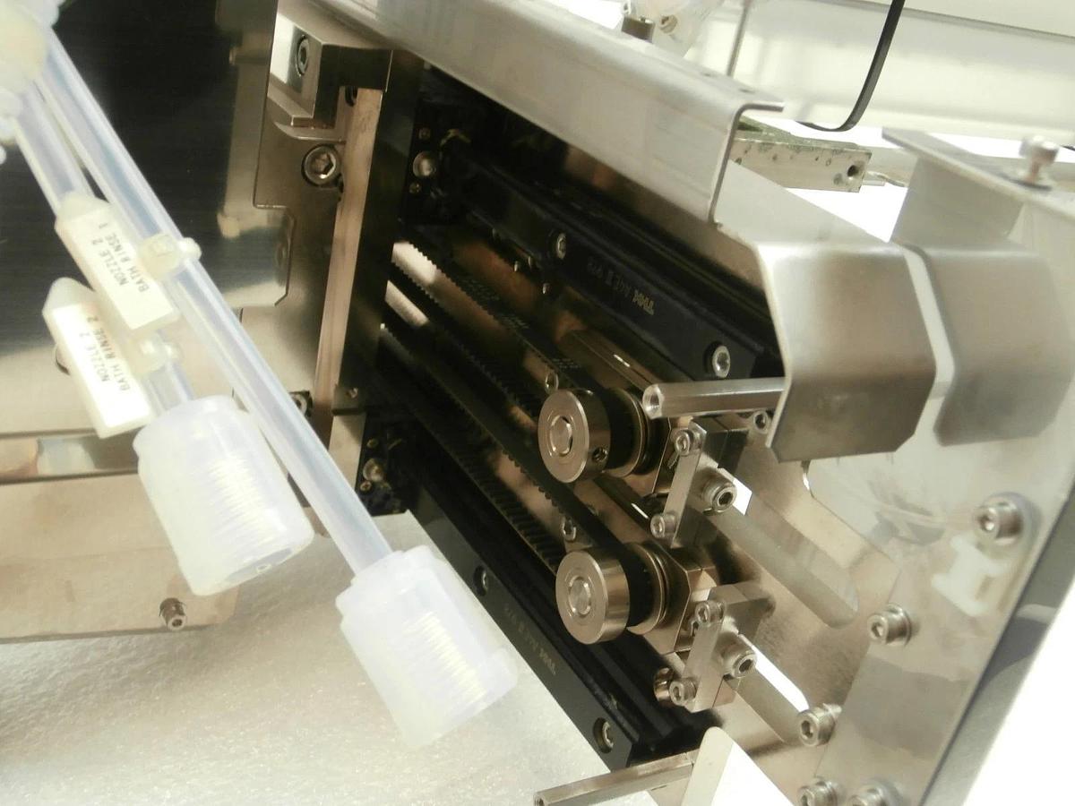 Used TEL Tokyo Electron Left Right Scan Arm DEV Develop Process Station Lithius Spare