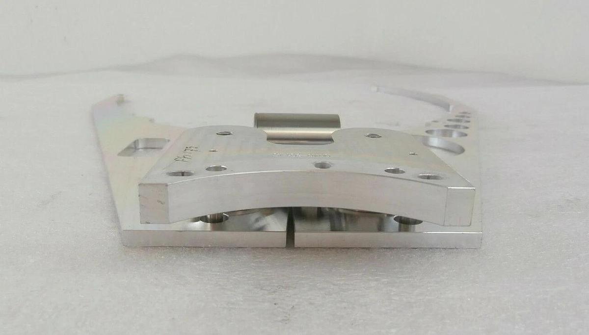 Used AMAT Applied Materials Upper 300mm Gripper Claw 0040-80142 0040-84443 Working