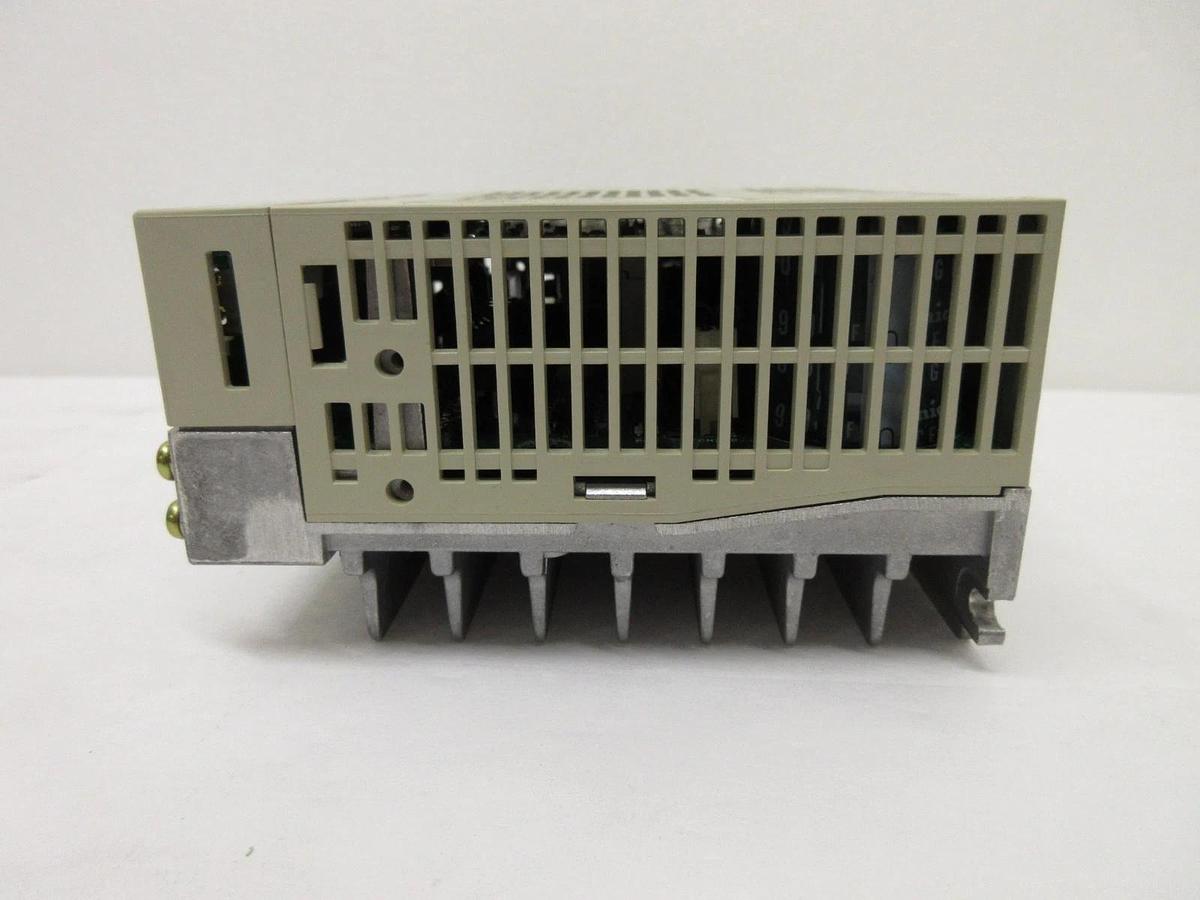 Used Yaskawa Electric SGDM-04ADA 200V Servo Drive SERVOPACK Ver. 31231 Used Working