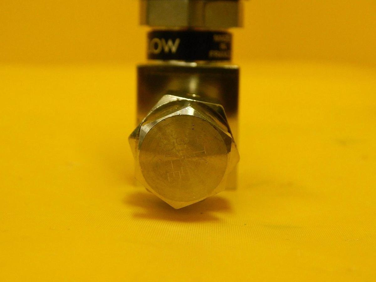 Used Qualiflow 2x10-9atm.cm3/Sec 2-Way Pneumatic Valve Lot of 4 Used Working