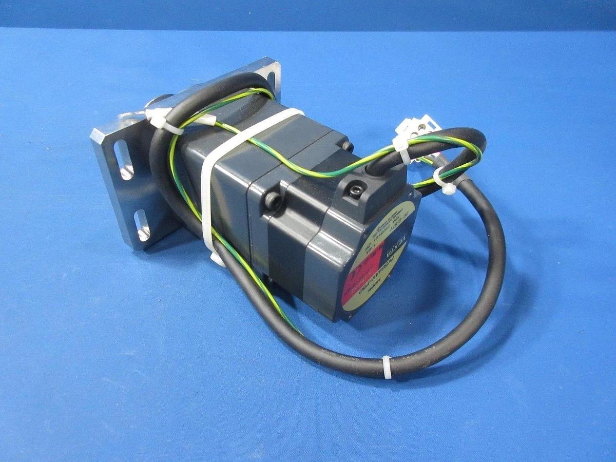 Used Oriental Motor PK564AW-P50 5-Phase Stepping Motor VEXTA Lot of 4 Used Working