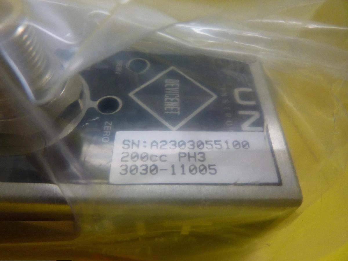 UNIT Instruments UFC-8164 Mass Flow Controller MFC AMAT 3030-11005 New Surplus