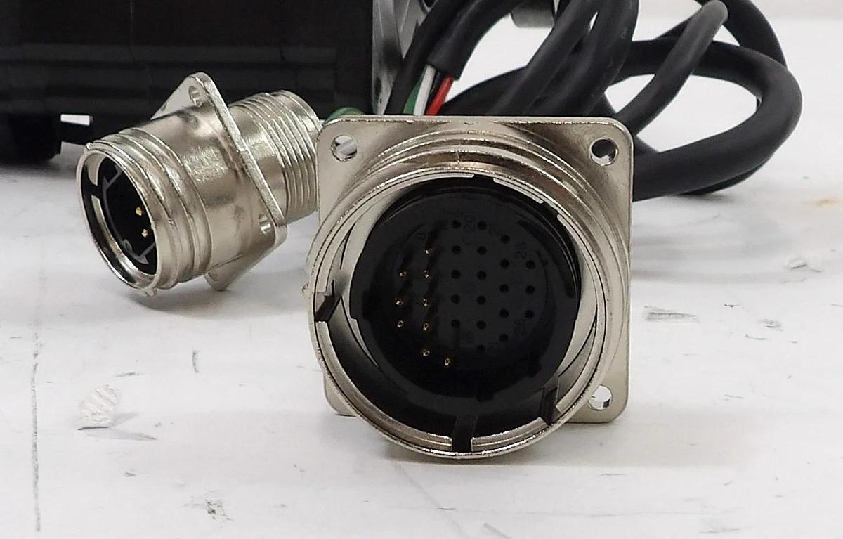 Used Sanyo Denki P50B07040HXS00M AC Servo Motor BL Super P5 Working