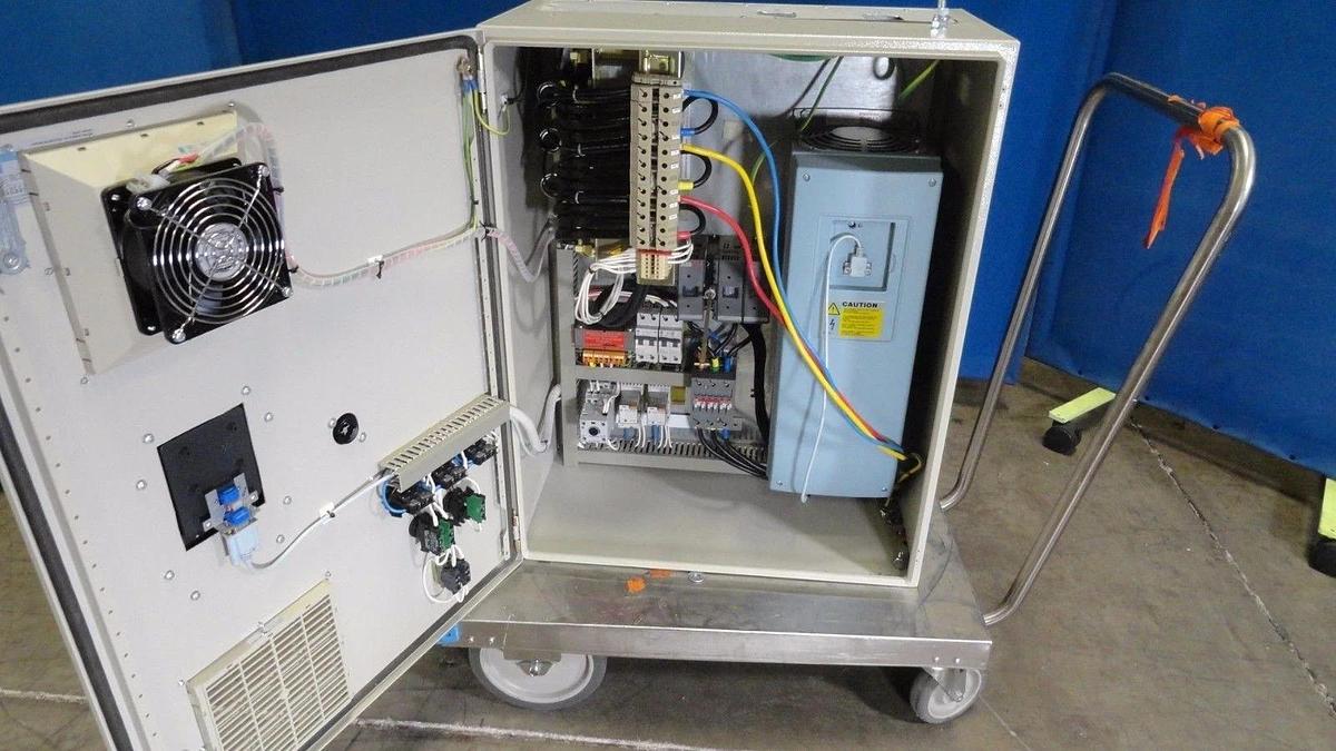 Used ESC Chiller Frequency Invertor Hitachi M-712E Used Working