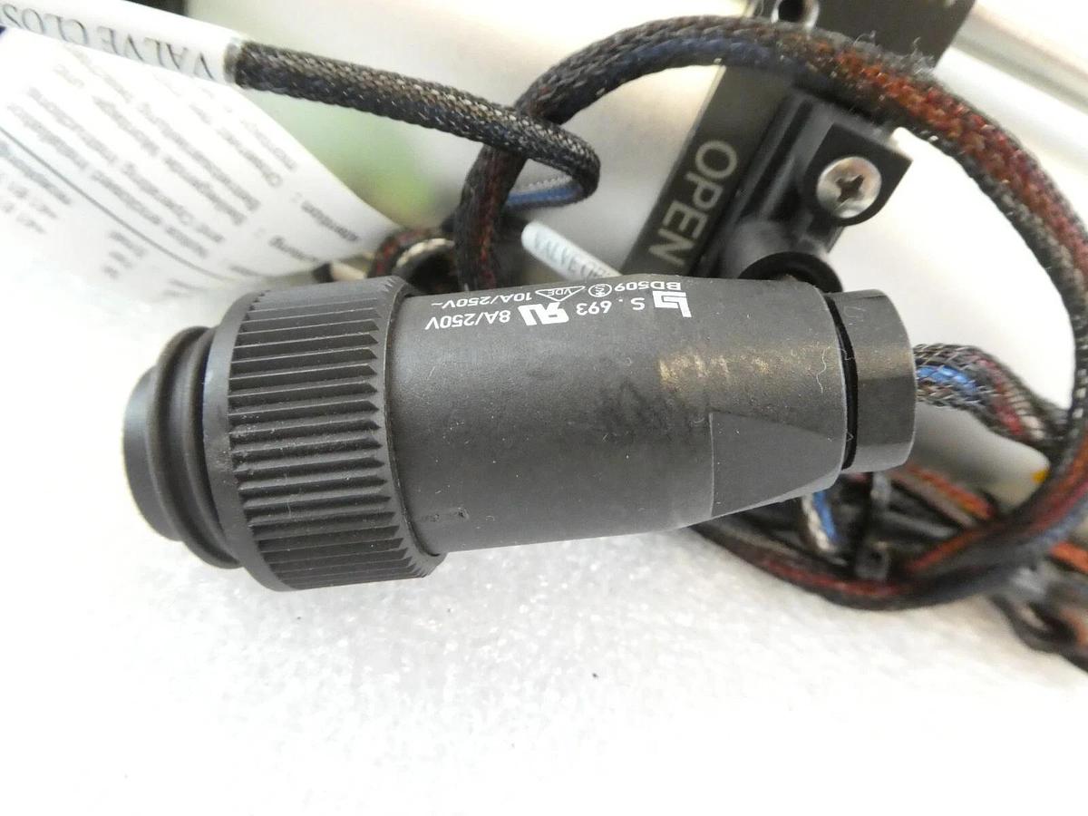 Used VAT 10846-UE28-AVN2 Chamber Gate Valve Endura 2 CBM Hybrid Untested Surplus