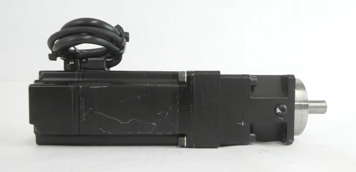 Used Yaskawa SGMAH-04AAF41 YSC-SGMAV-04-001 Servo Motor Lot of 4 Working Surplus
