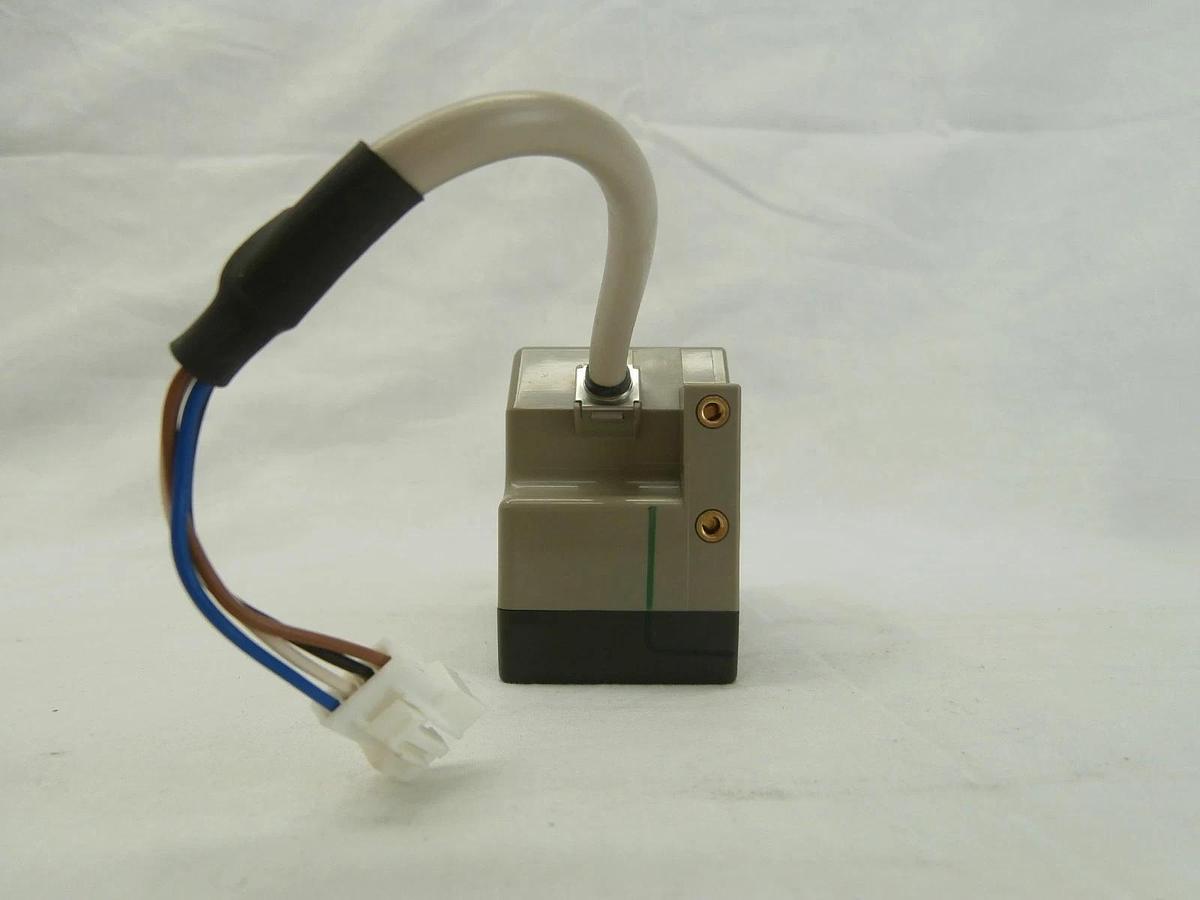 Used Sunx Sensors PX-22 AS Obstacle Detection Sensor Lot of 4 Shinko VHT5-1-1 Used