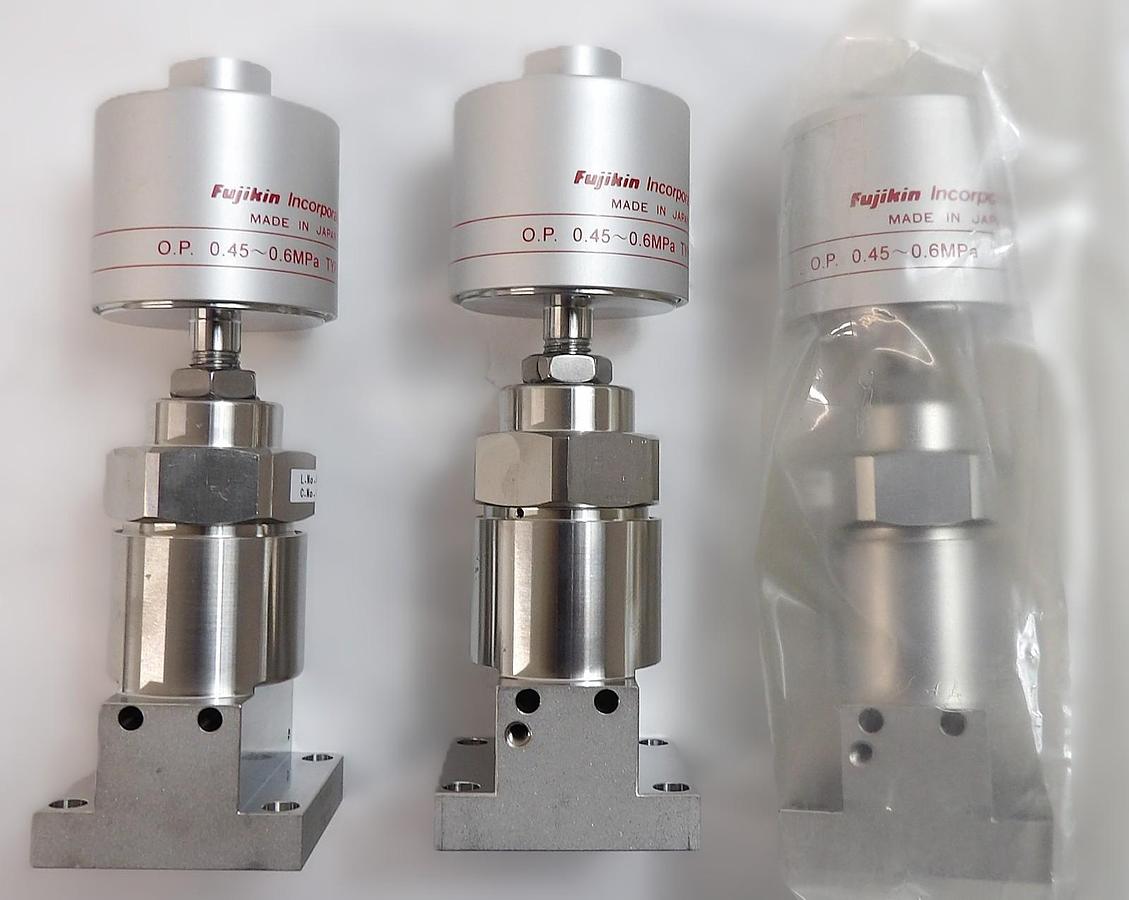 Fujikin 439225 Diaphragm Valve 316L-P Lot of 3 New