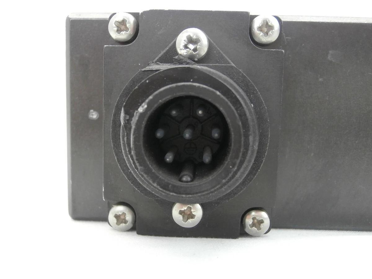 Used VAT 02010-BA44-1004 Pneumatic Rectangular Wafer Transfer Valve No Solenoid