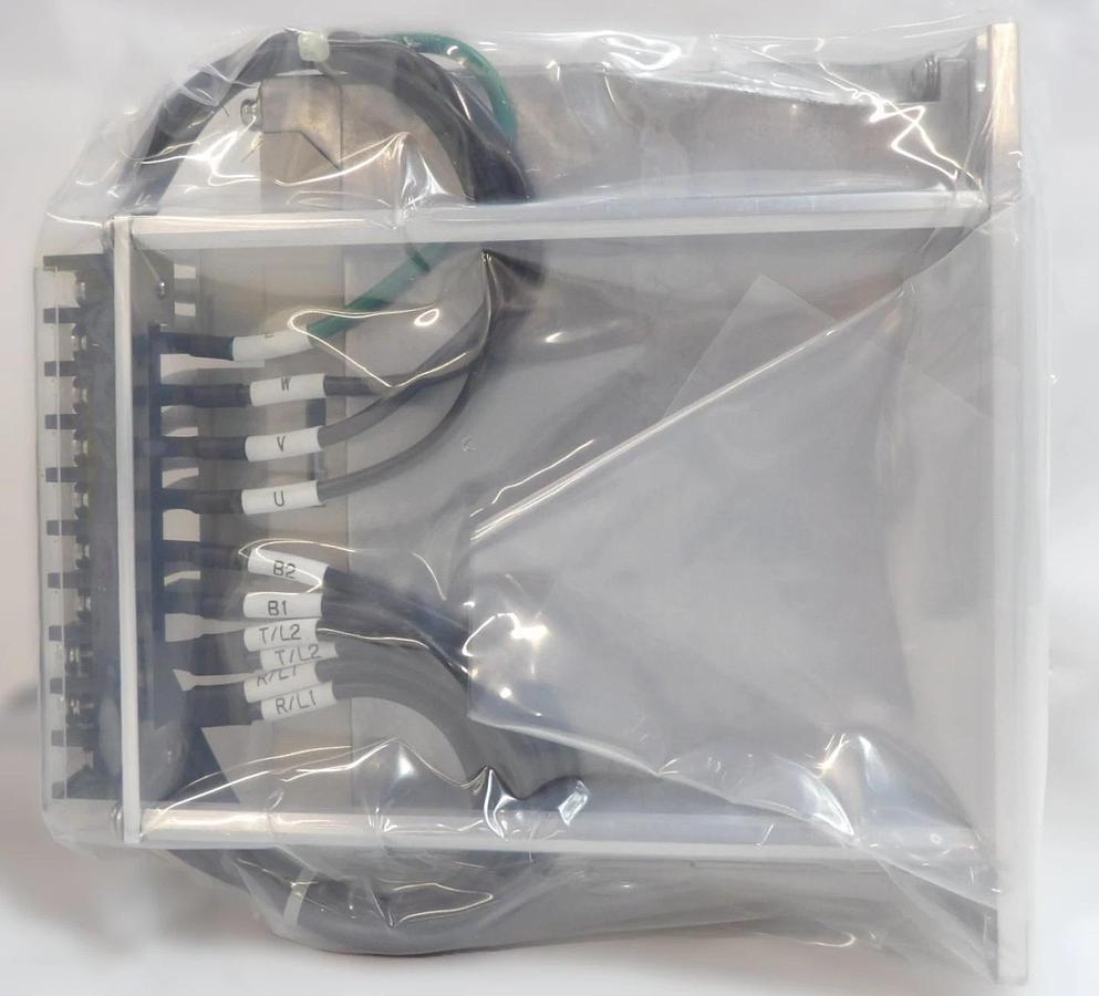 Yaskawa Electric CACR-2R1-EE1VBD-00 Servo Drive SERVOPACK Lot of 4 New