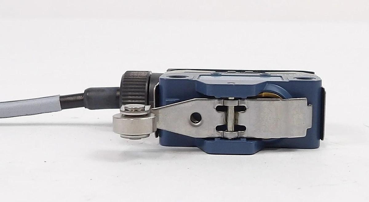 Used Panasonic AZH2241 Micro Limit Switch AMAT 0090-07587 Reseller Lot of 9 New