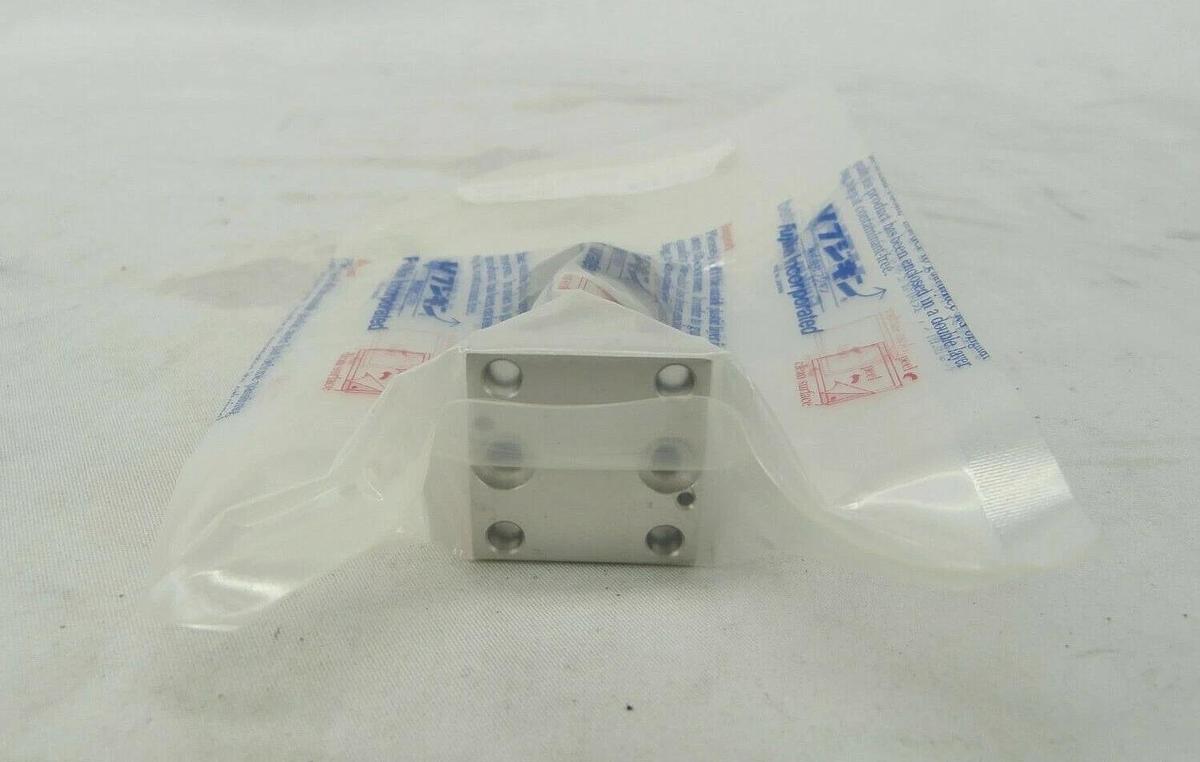 Fujikin FUSDBCL-21-6.35UGC Diaphragm Soft-Seal Valve Reseller Lot of 2 New