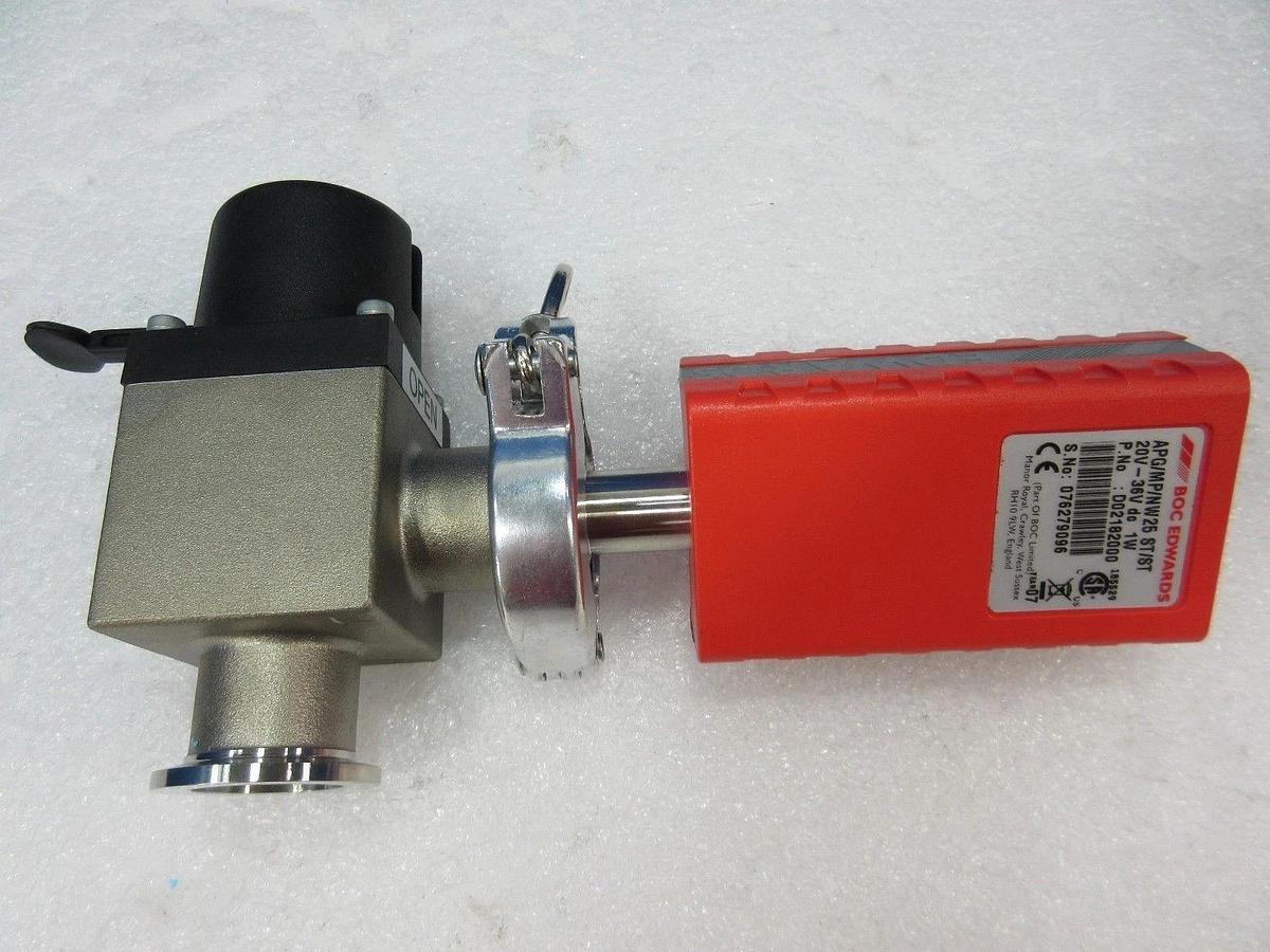 Used Edwards C31315000 Isolation Valve with D02182000 Pirani Gauge Used Working