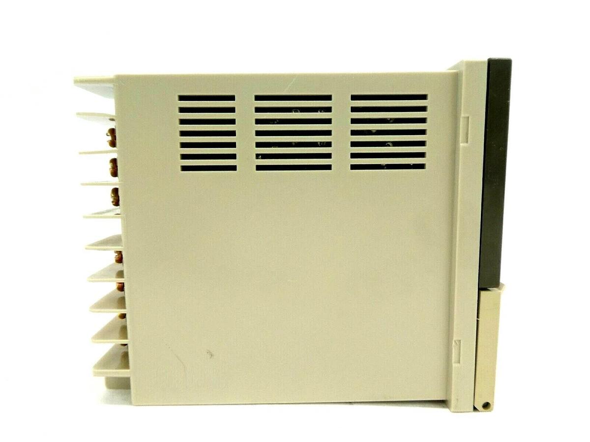 Used Omron E5AX-LA02 Digital Process Temperature Humidity Controller %RH Working