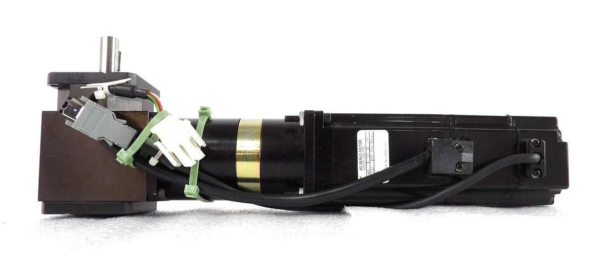 Used Yaskawa SGMAH-04A1F4C Servo Motor W/Gearhead 023RNX0030-XX-5525X Working Spare