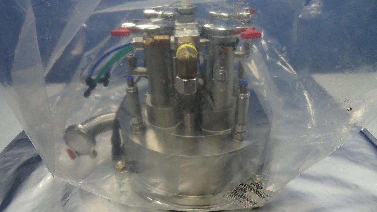 Used Edwards Y12201000 Helios Combustion Chamber Head 500052685 Used Working