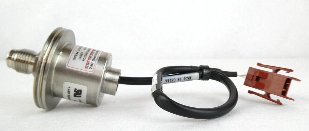Used UE Precision E36W-H162 E48W-H89 Pressure Switch AMAT 1270-02064 Lot of 8 Working