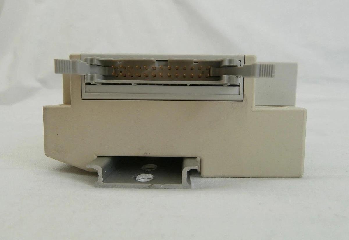 Used TEL Tokyo Electron 3D80-001913-11 SMC 8-Port Pneumatic Manifold Lot of 2 Working