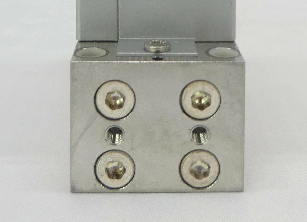 Used Aera TC FC-D985Y-BF Mass Flow Controller MFC FC-D985 200 SCCM DCS Working Spare