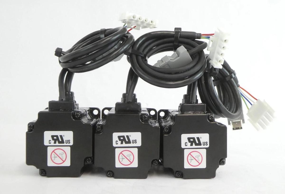Yaskawa SGMPH-01AAE-YA34 Servo Motor Reseller Lot of 8 New Surplus